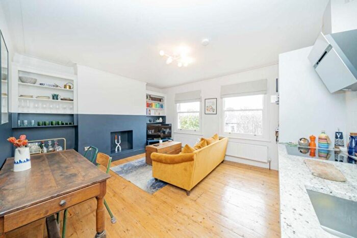 2 Bedroom Flat For Sale In Ferntower Road, Highbury, N5