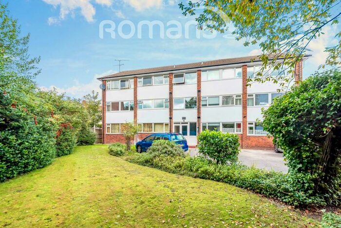 2 Bedroom Flat To Rent In Chapel Lane, Farnborough, GU14