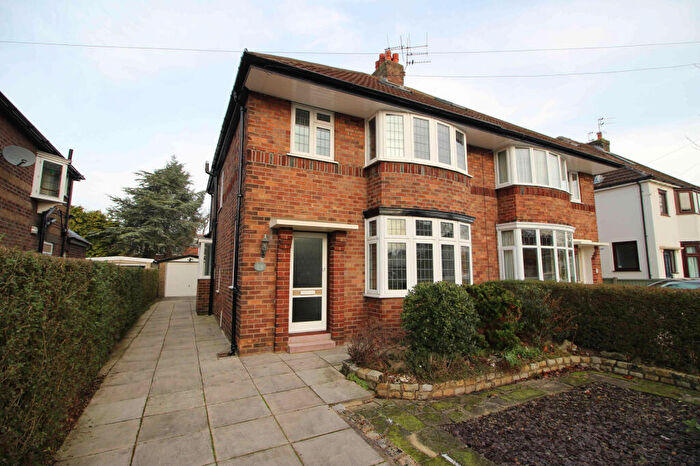 3 Bedroom Semi-Detached House To Rent In Kensington Avenue, Penwortham, PR1