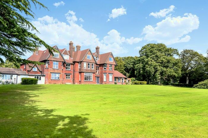 1 Bedroom Flat To Rent In Ends Place, Byfleets Lane, Warnham, Horsham, RH12