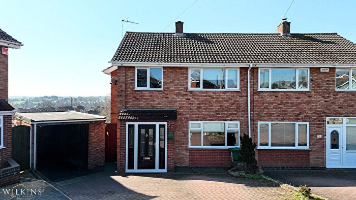 4 Bedroom Semi Detached House For Sale In Springhill, Nuneaton, Warwickshire, CV10