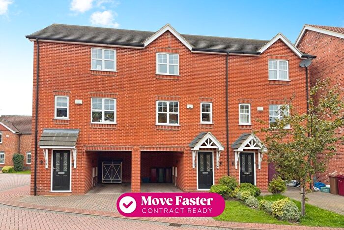 2 Bedroom Town House For Sale In Mill View, Barton-Upon-Humber, DN18