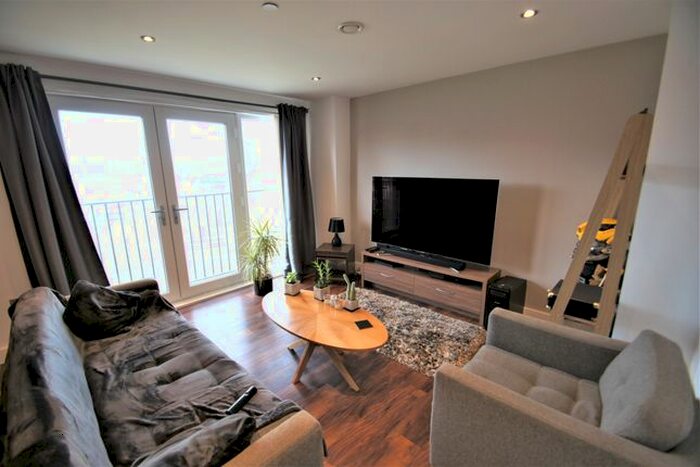 2 Bedroom Flat To Rent In Ordsall Lane, Salford, M5