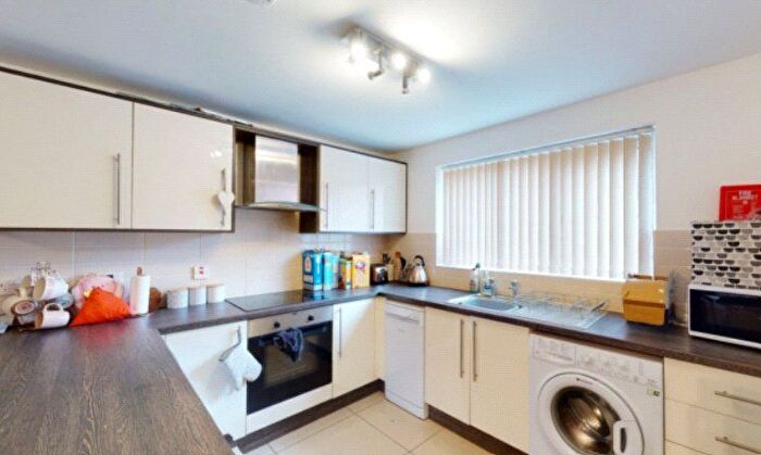 5 Bedroom Flat To Rent In - Thurlow Terrace, Belsize Park, London, NW5
