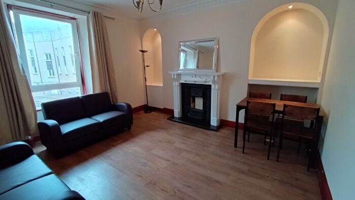 2 Bedroom Flat To Rent In Portland Street, City Centre, Aberdeen, AB11
