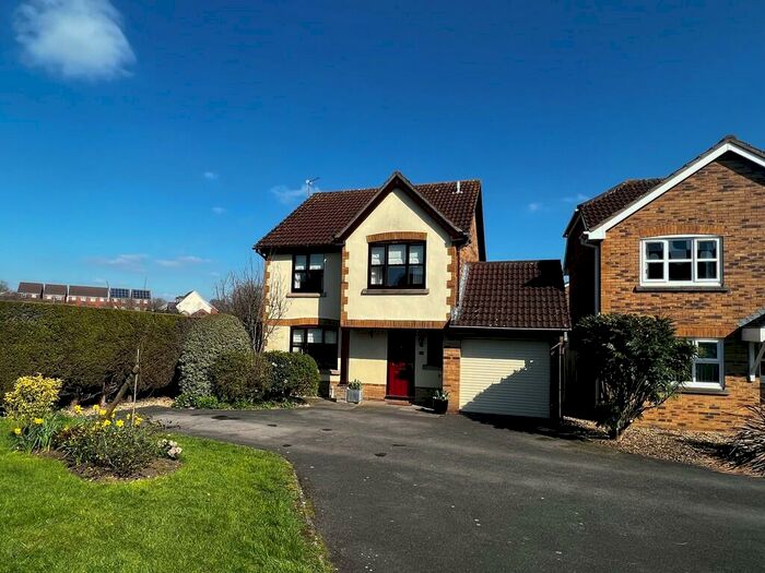 3 Bedroom Detached House For Sale In Otter Way, Royal Wootton Bassett, SN4