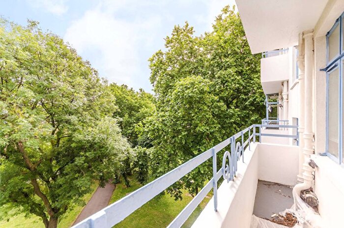 1 Bedroom Flat To Rent In Trinity Court, Bloomsbury, London, WC1X