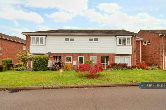 2 Bedroom Flat To Rent In Bramblefield Close, Longfield, DA3