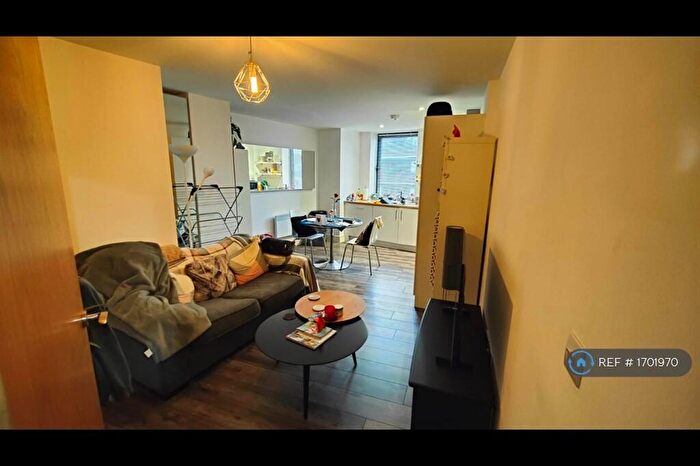 1 Bedroom Flat To Rent In Queens House, Sheffield, S1