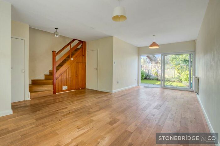 3 Bedroom House To Rent In St. Regis Close, N10