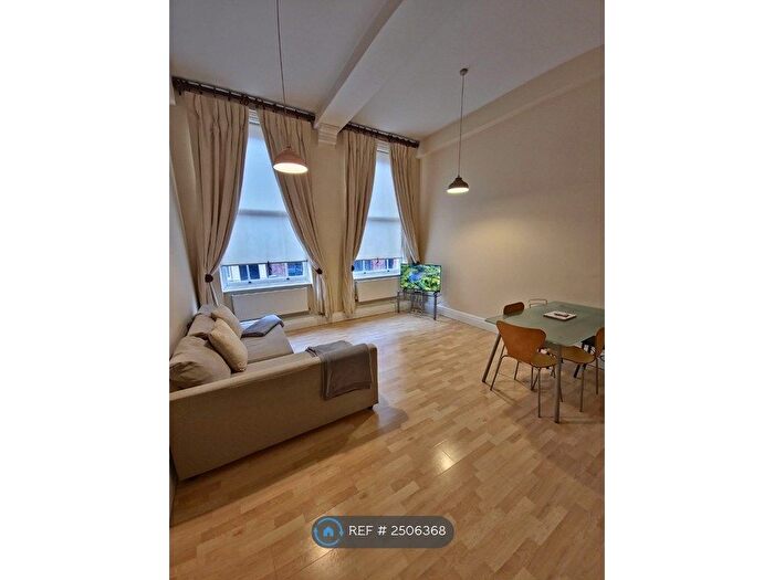 2 Bedroom Flat To Rent In Hollowstone, Nottingham, NG1