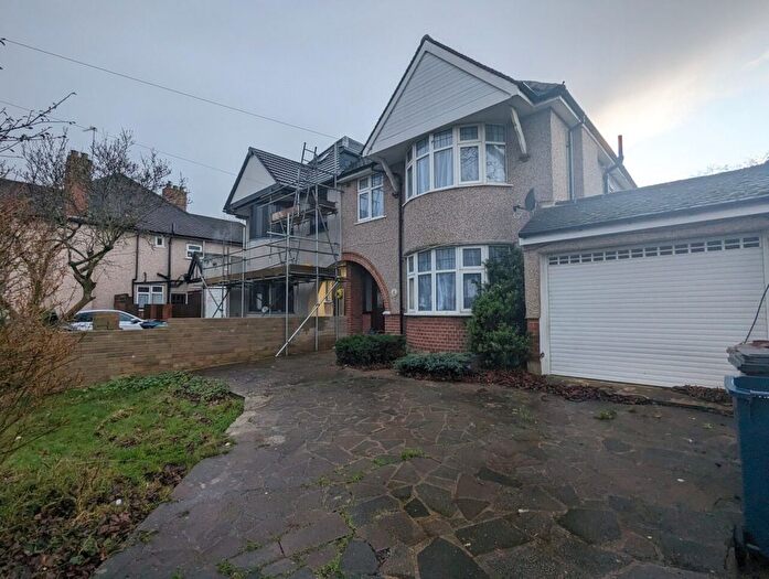 4 Bedroom Semi Detached House To Rent In Park Crescent, Harrow, Middlesex, HA3