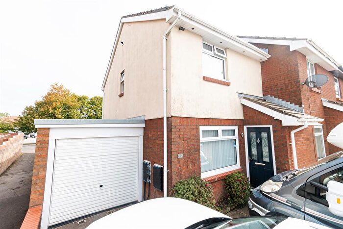 3 Bedroom End Of Terrace House To Rent In Purdey Close, Barry, CF62