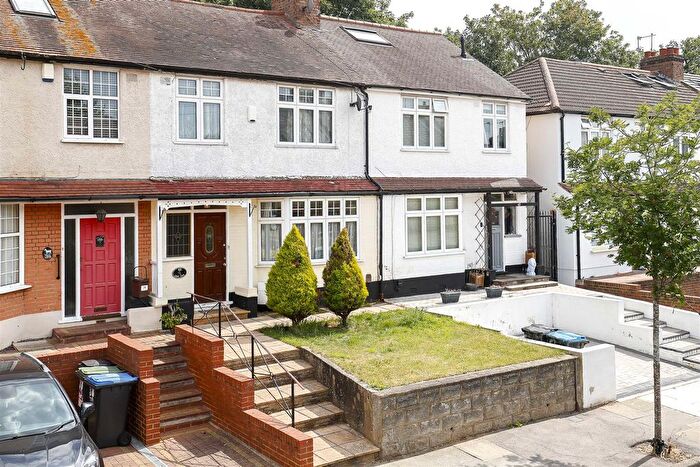 3 Bedroom Terraced House For Sale In Goat Lane, Enfield, EN1