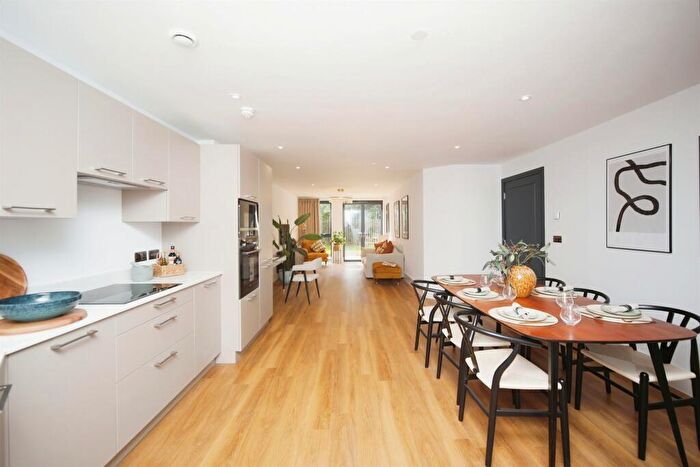 2 Bedroom Apartment For Sale In Blossomfield Road, Solihull, B91