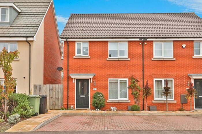 3 Bedroom Semi Detached House For Sale In Randall Road, Sprowston, Norwich, Norfolk, NR7