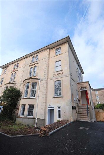 4 Bedroom Apartment To Rent In First Floor Flat, Westfield Park, BS6