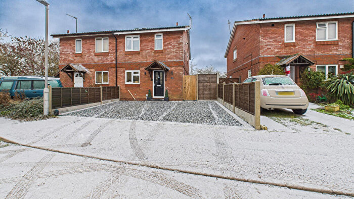 3 Bedroom Semi Detached House For Sale In Vincent Road, Aylesbury, Buckinghamshire, HP19