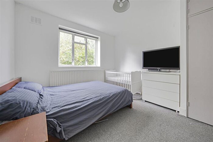 1 Bedroom Flat For Sale In Reed House, Toland Square, Putney, SW15