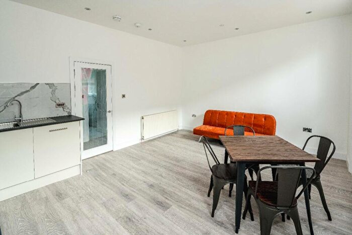 1 Bedroom Flat To Rent In Malden Road, London, NW5