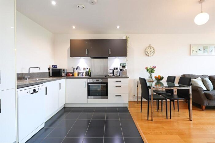 2 Bedroom Flat For Sale In College Road, Bishopston, Bristol, BS7