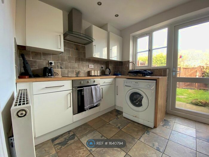 1 Bedroom Terraced House To Rent In Garfield Park, Great Glen Leicester, LE2