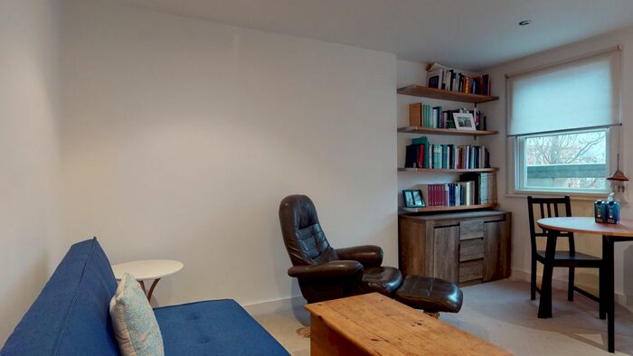 1 Bedroom Flat To Rent In Goldhawk Road, London, W12