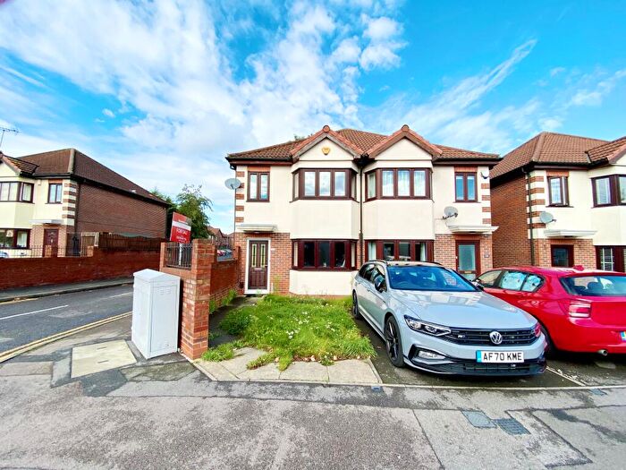 3 Bedroom House To Rent In Elmcroft Avenue, Wanstead, E11