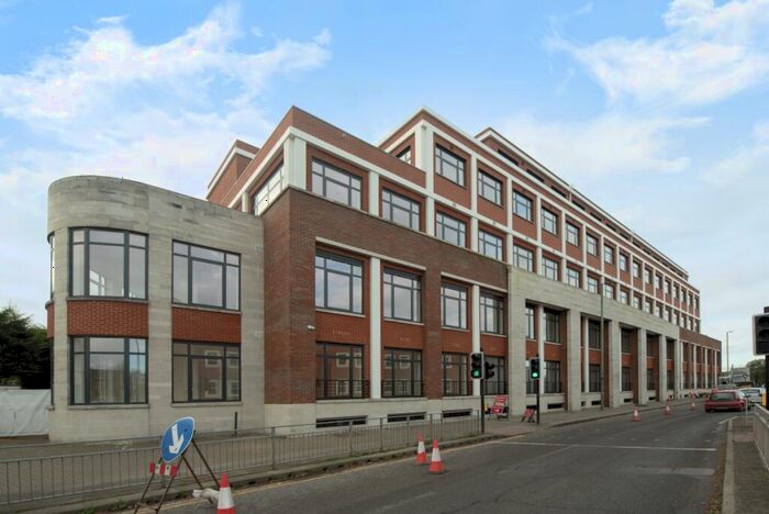 1 Bedroom Apartment To Rent In - Pyrcroft Road Chertsey, KT16