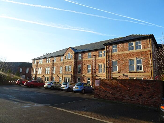 2 Bedroom Flat To Rent In Brook Lodge, Wakefield, WF1