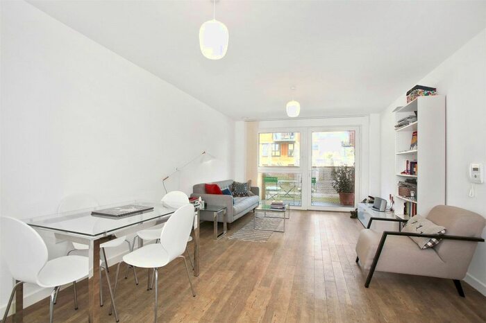2 Bedroom Flat To Rent In Naomi Street, London, SE8