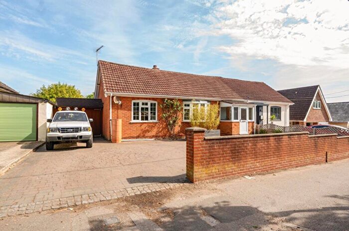 4 Bedroom Semi-Detached Bungalow For Sale In Leigh Road, Chandler's Ford, SO53