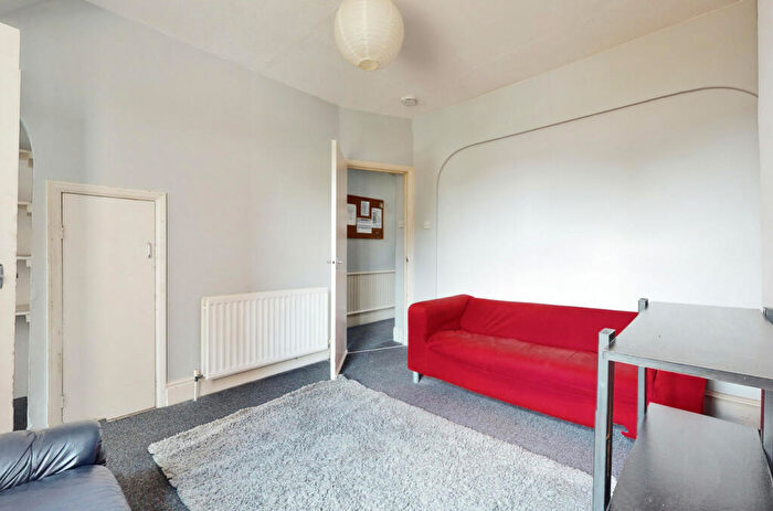 4 Bedroom House To Rent In St Johns Road Bath, BA1