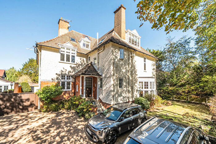 3 Bedroom Apartment For Sale In Park Hill, Bromley, BR1