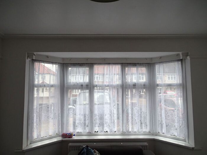 6 Bedroom Terraced House To Rent In Ash Grove, Heston, Hounslow, TW5