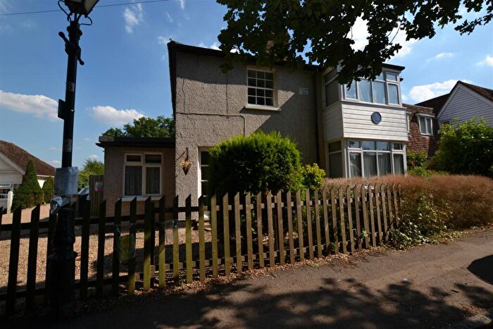 2 Bedroom End Of Terrace House To Rent In Baldwins Hill, Loughton, IG10