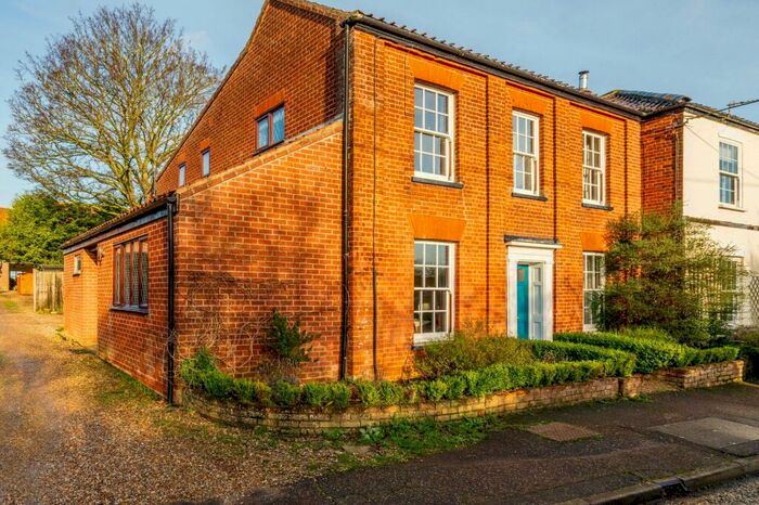 4 Bedroom Semi-Detached House For Sale In The Street, Hindolveston, NR20