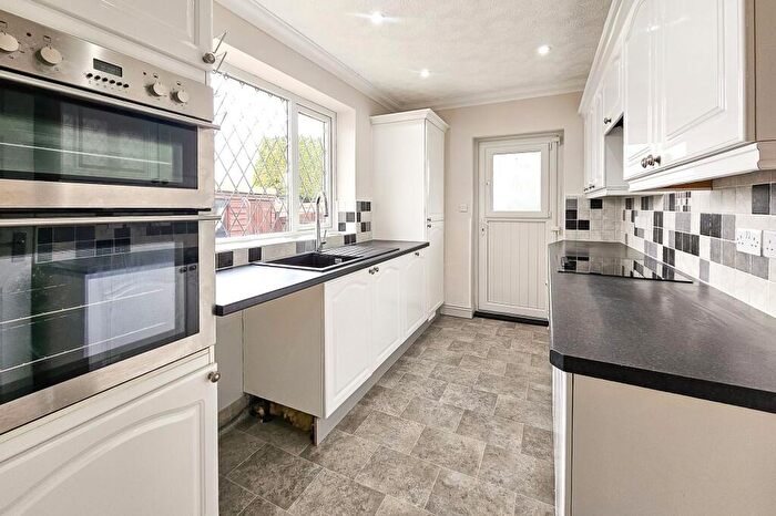 2 Bedroom Bungalow To Rent In Woodhall Grove, Harrogate, HG1