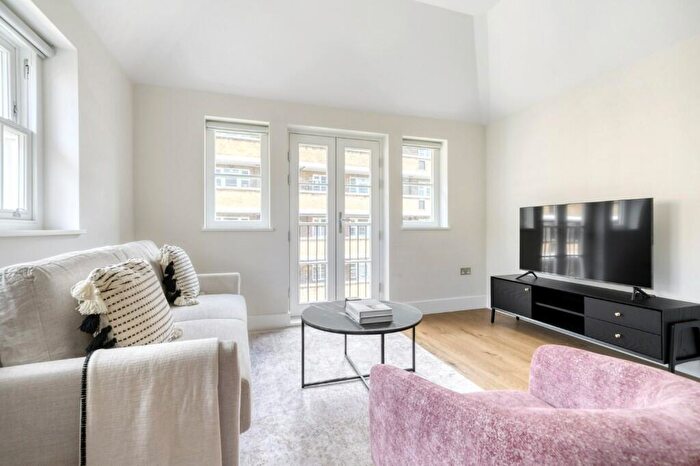 1 Bedroom Apartment To Rent In Lower Marsh Lane, Surbiton, Surrey, KT1