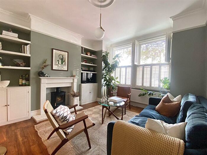 2 Bedroom Flat For Sale In Drayton Road, Harlesden, NW10