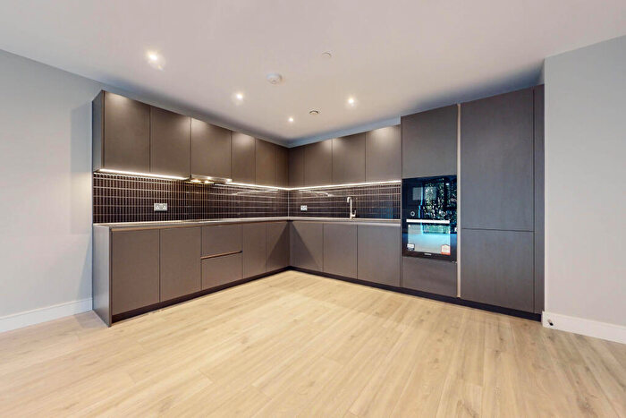 3 Bedroom Apartment To Rent In Parkside, SE17