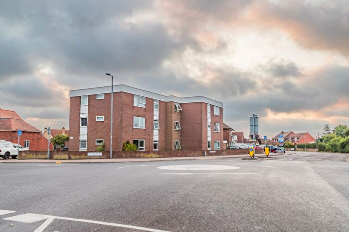 2 Bedroom Flat To Rent In Elm Tree Avenue, Frinton-On-Sea, CO13