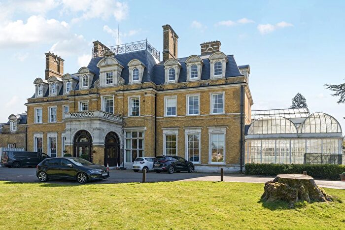 1 Bedroom Flat To Rent In The Cedars, Village, Rickmansworth, WD3