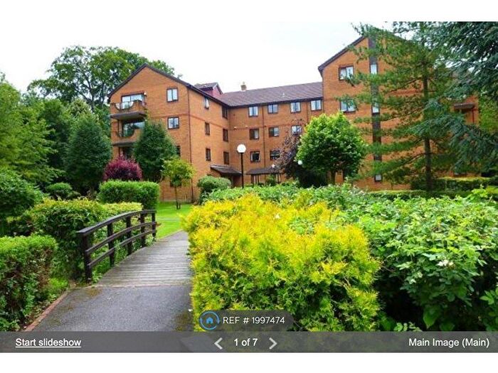 2 Bedroom Flat To Rent In Campion Close, Croydon, CR0