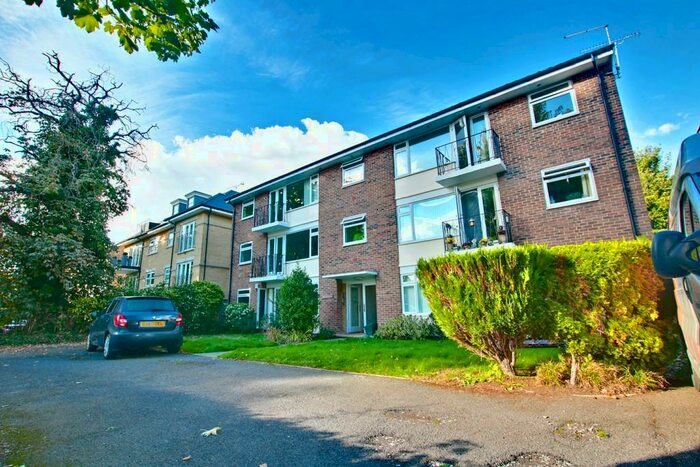 3 Bedroom Flat To Rent In The Avenue, Beckenham, BR3