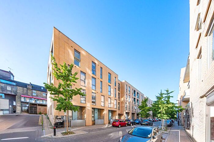 3 Bedroom Flat To Rent In Batavia Road, New Cross, London, SE14