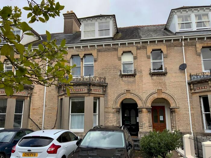 1 Bedroom Flat To Rent In Ebberley Lawn, Barnstaple, EX32