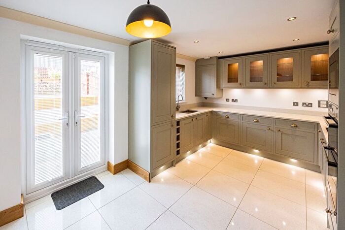 4 Bedroom Semi-Detached House To Rent In Tennyson Avenue, Lindley, Huddersfield, HD3