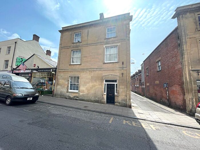 2 Bedroom Flat For Sale In High Street, Glastonbury, BA6