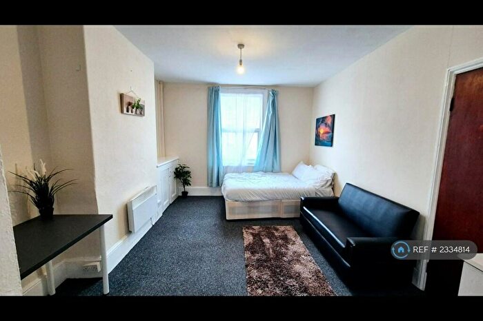 1 Bedroom Flat To Rent In Bedford Road, Reading, RG1
